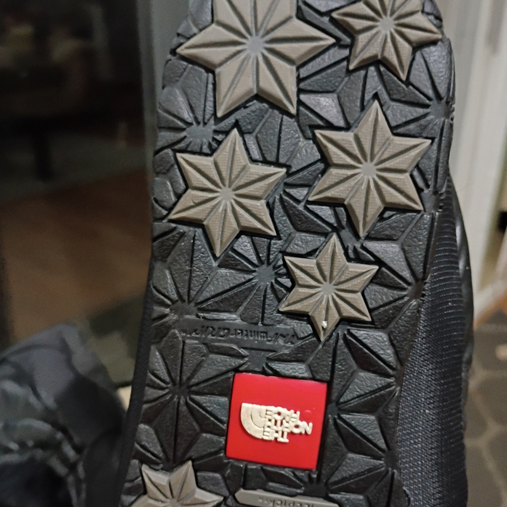 The North Face Women's Black Quilted Down Goose Winter Boots.New Confition - Picture 10 of 11